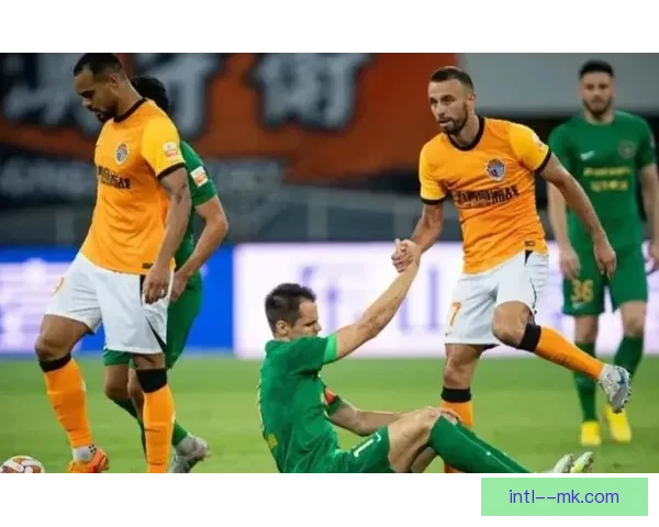 萨里奇关键调度助青岛海牛中场稳固 帮助球队艰难保级